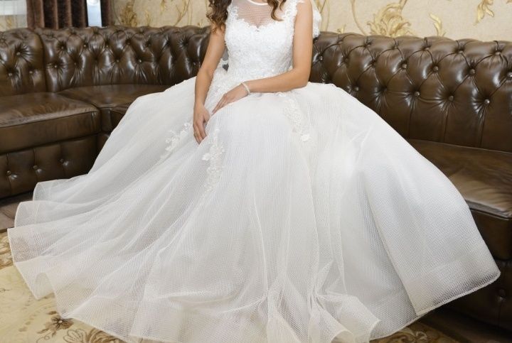 Свадебное платье