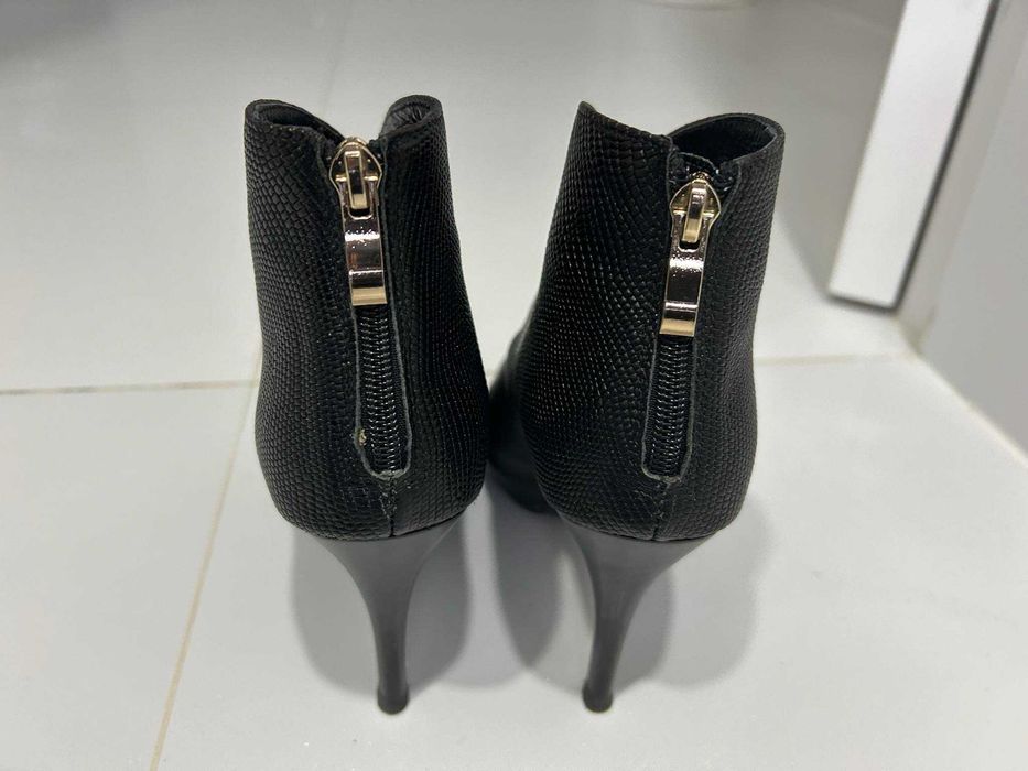 Buty na obcasie  R.Polański Piękne