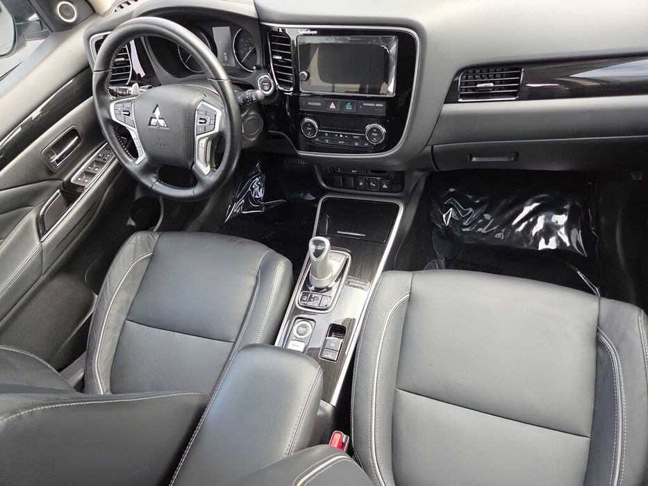 Mitsubishi Outlander PHEV GT      2018