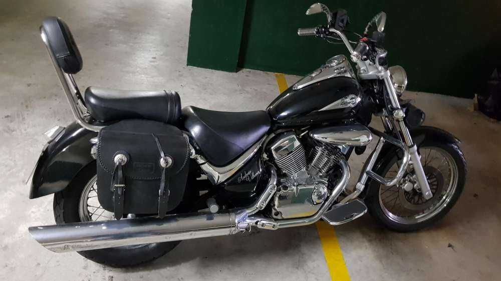 Suzuki Intruder 250