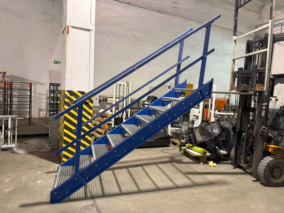 schody metalowe z poręczą na 185cm