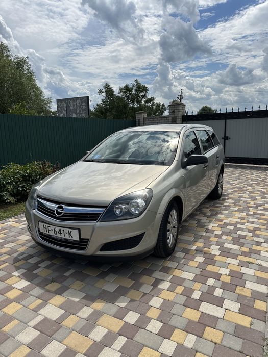 Опель астра H 2010р