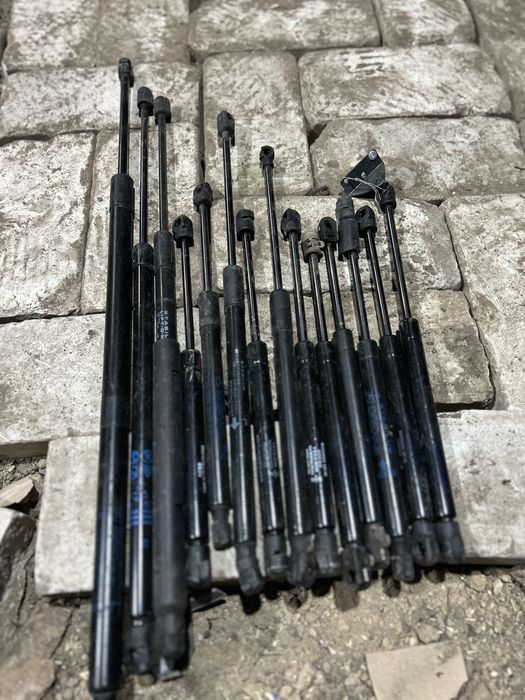 Стойки амортизатори автомобільні