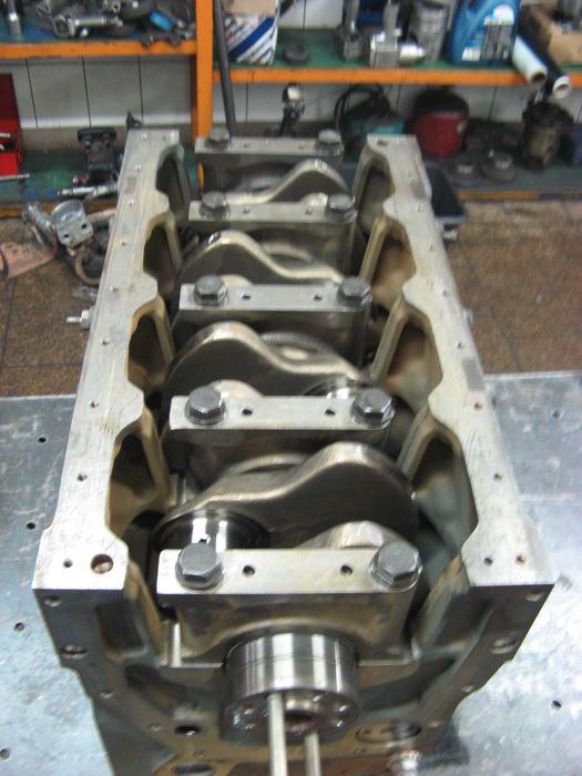 Blok silnika  Man D 2676     sprzedaż oraz naprawy  zatartych bloków