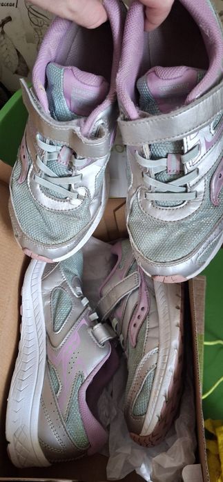 Дитячі кросівки - бренд Saucony