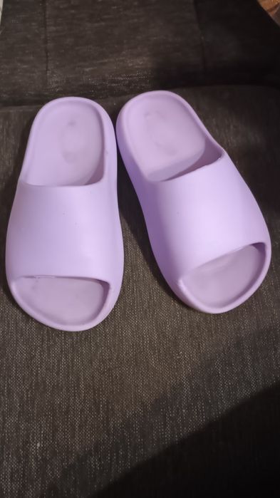 Fioletowe klapki z pianki 32-33