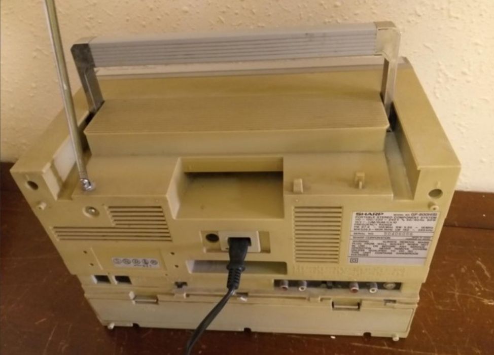Магнитофон Sharp 800 GF без колонок.