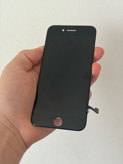 Дисплей iPhone SE 2020