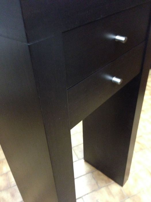 Móvel elegante pequeno com duas gavetas em madeira maciça Wengé