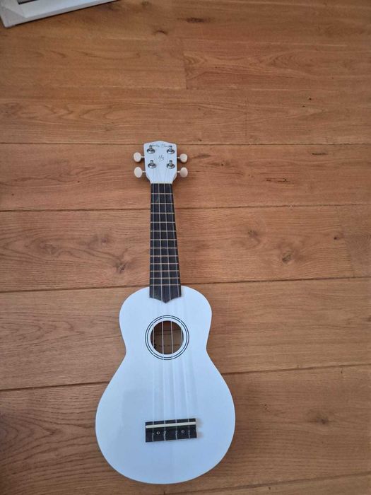 Ukulele Harley Benton białe