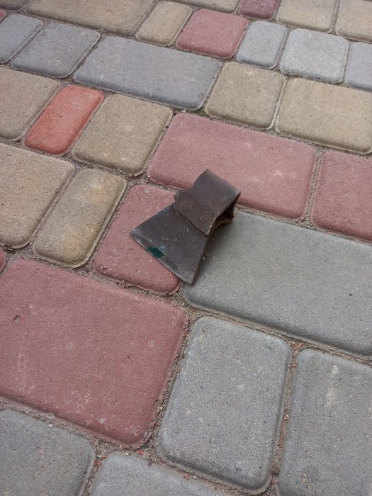 Топоры -  разные.