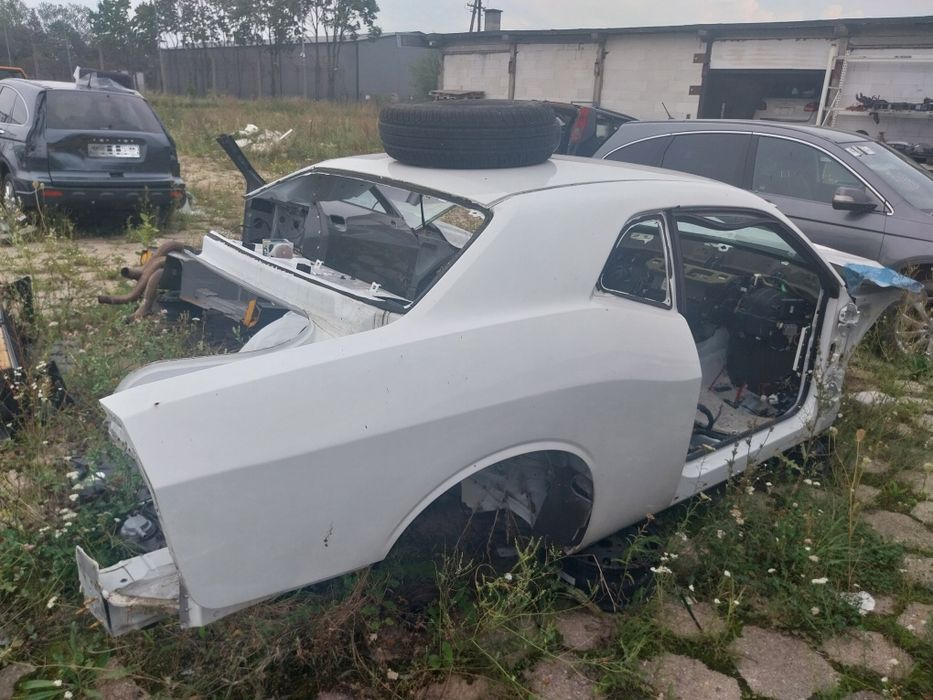 Dodge Challenger próg podłużnica dach szyba