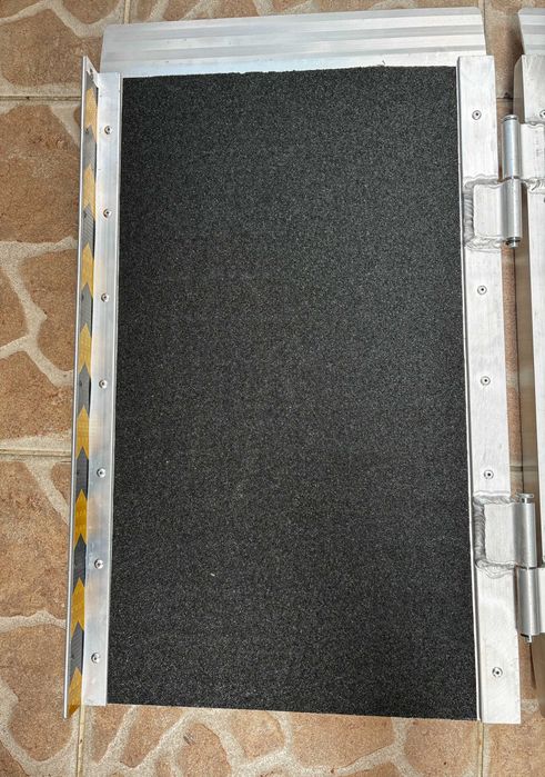 Rampa Dobrável Alumínio Cadeira de Rodas / Mobilidade 61x75cm (363kg)