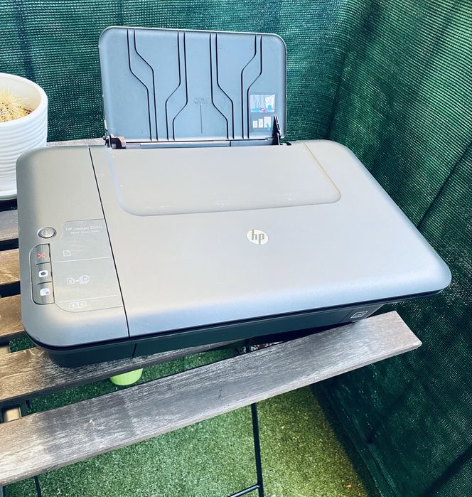 Принтер HP Deskjet 2050