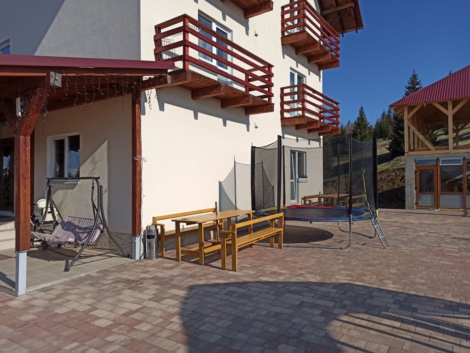 Проживання і відпочинок у Карпатах