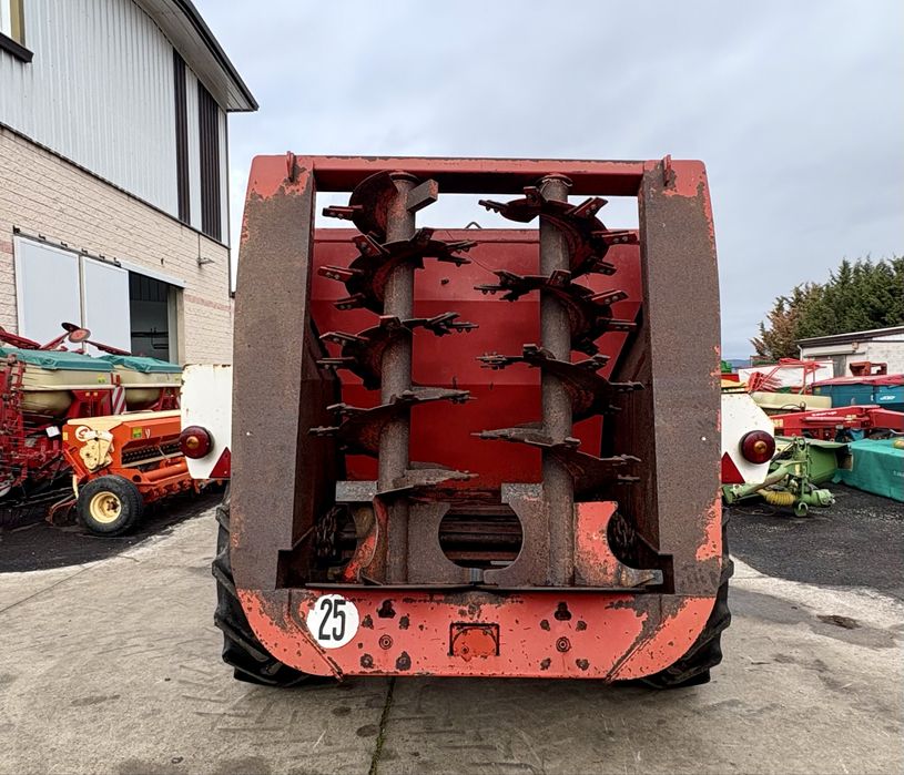 reboque espalhador de estrume