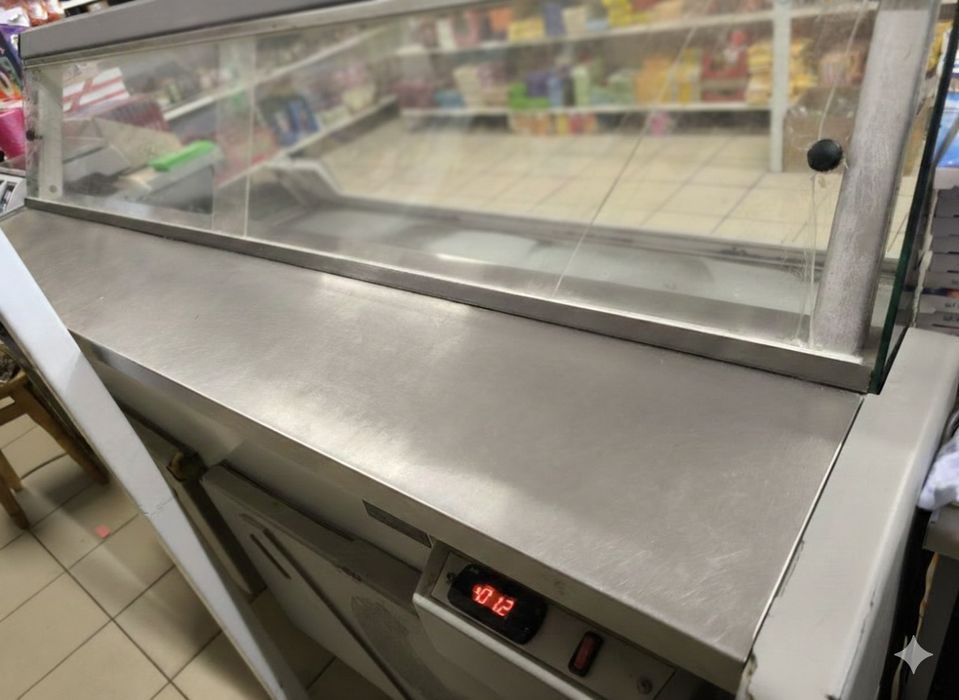 Продам холодильну вітрину