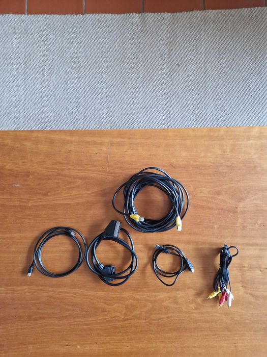 Cabos diversos (USB, Ethernet, Scart , RCA, Antena)