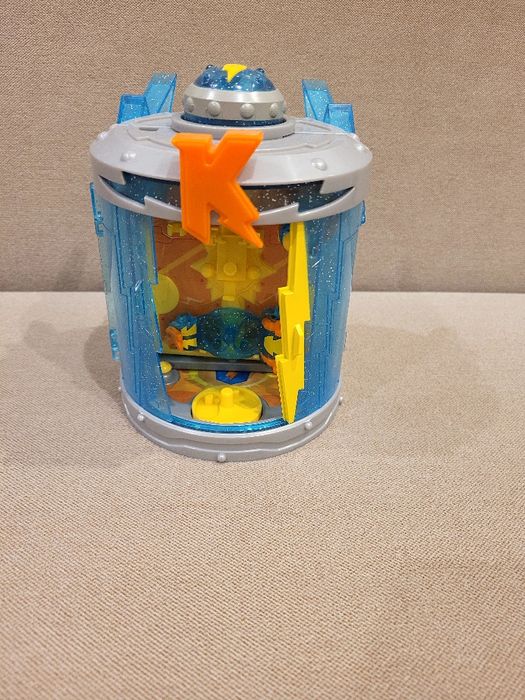 Superthings sekretna baza Kazoom Power