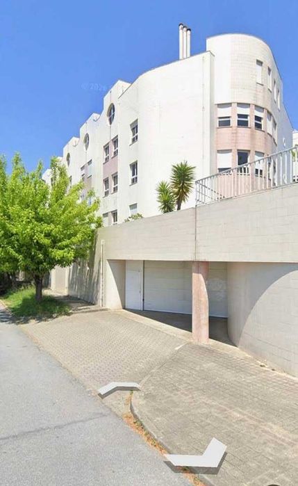 Lugar de Garagem em Rio Tinto