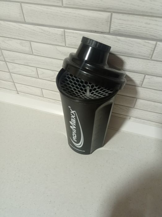 Шейкер, спортивний.