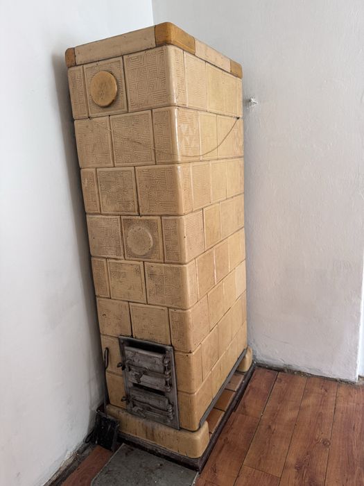 piec kaflowy jak na zdjeciu