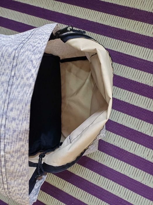 Mochila EASTPAK azul 24 litros almofadada