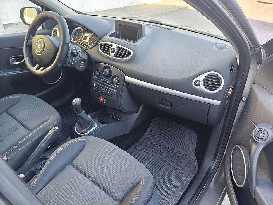 Renault clio 1.2 - Hatchback - GPS
