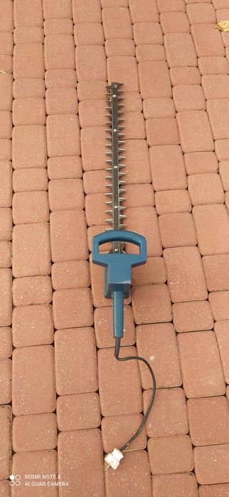 Nożyce elektryczne do żywopłotu AEG