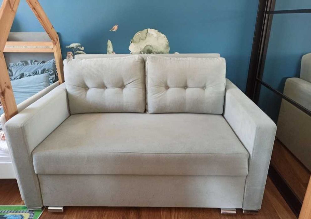 zgrabna sofa z funkcją spania