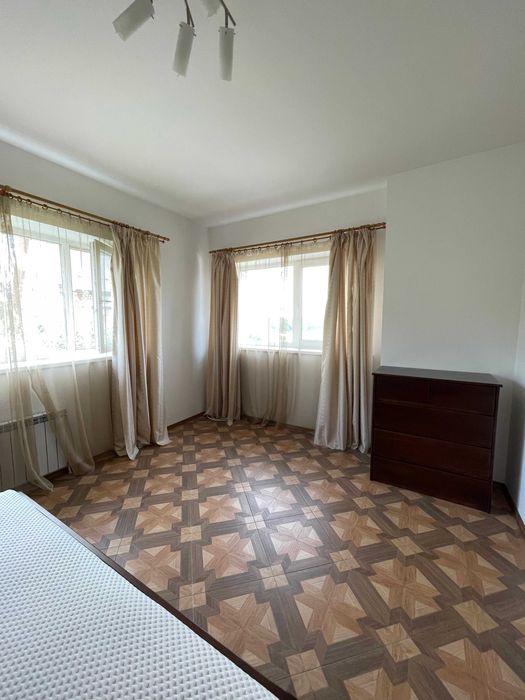 Будинок 450м2 біля печерської школи