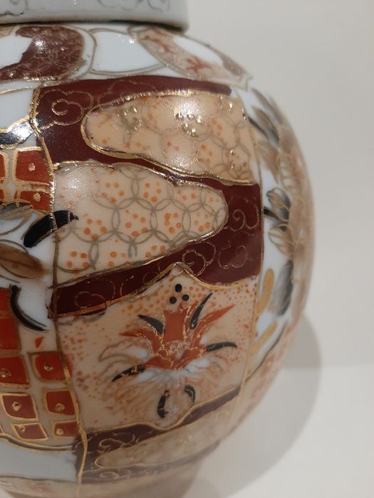 Peça antiga oriental pintada à mão