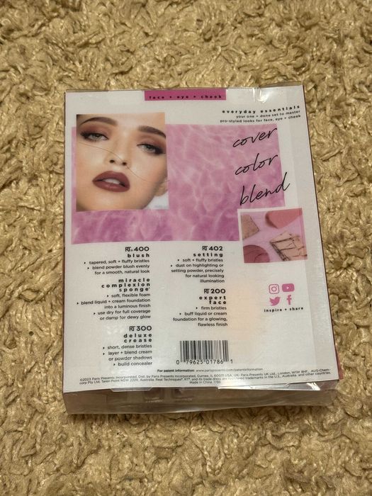 Набір пензлів для макіяжу + спонж бренду real techniques