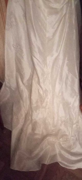 Продам свадебное платье Mori Lee со шлейфом (размер 12-14)