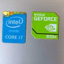 Portátil ASUS i7 RAM: 4 GB Placa gráfica NVidia: 820M