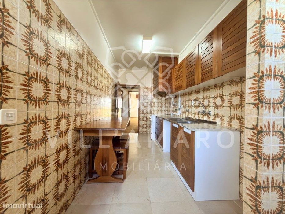 Apartamento T2 com 2 Varandas no Centro do Lumiar | Lisboa