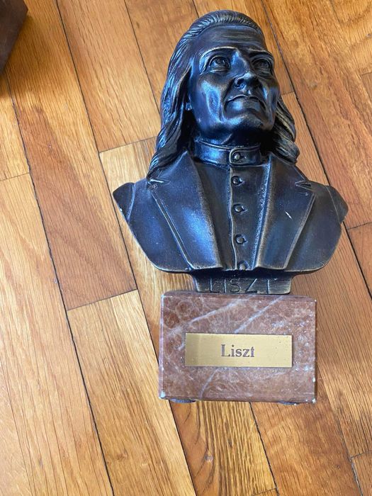 Bustos de compositores