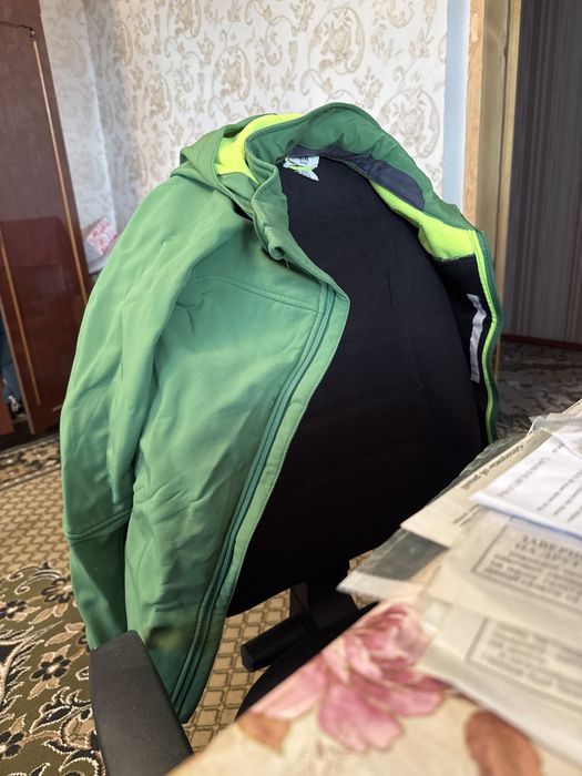 Куртка демісезонна