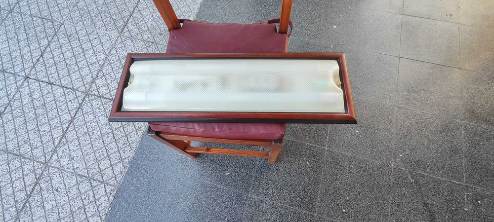 Armadura LED em Madeira e Acrílico