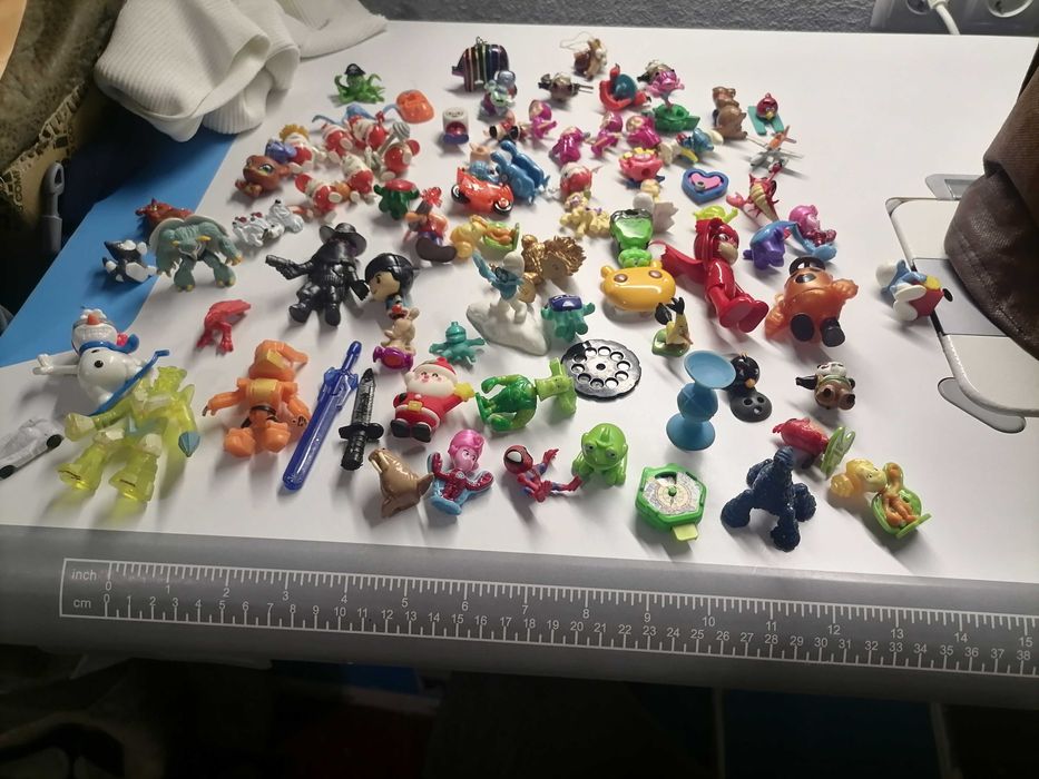 лот фігурок різних