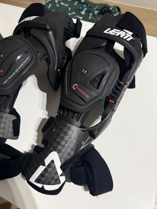 Leatt C-Frame Pro Carbon XXL – ortezy kolan para | NOWE