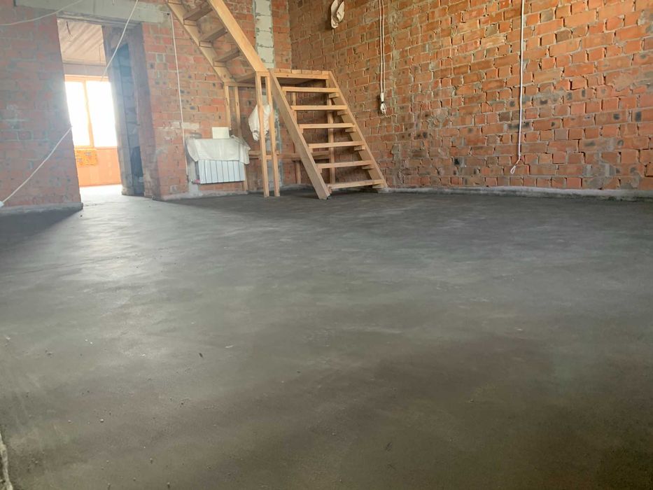 Стяжка пола машинная за 1 день, штукатурка стен