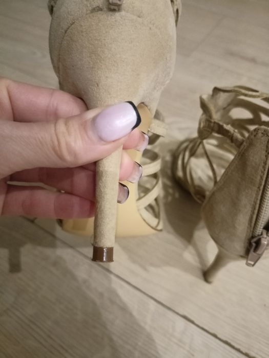 Szpilki, buty na obcasie Bata rozm.36