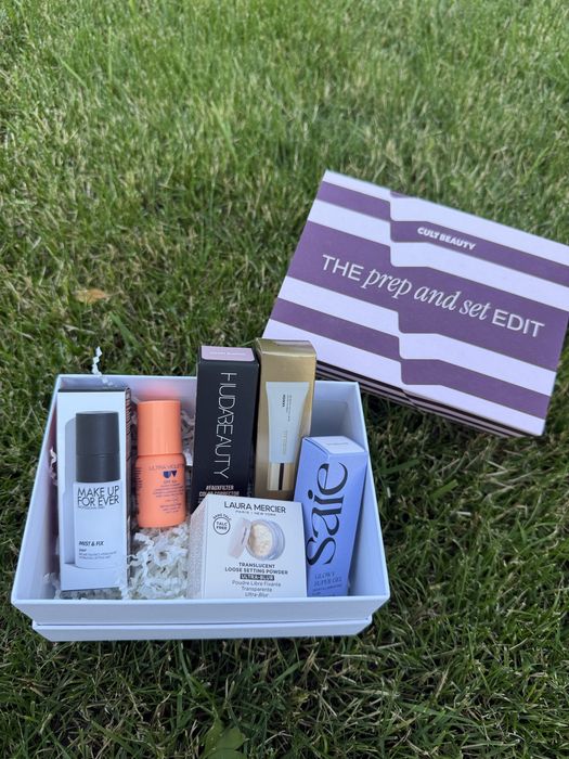 Набір косметики Cult beauty: the prep&set edit(hourglass,saie,laura)