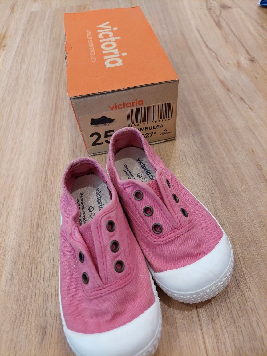 Sapato menina rosa no tamanho 25, marca Victoria. Caniço • OLX Portugal