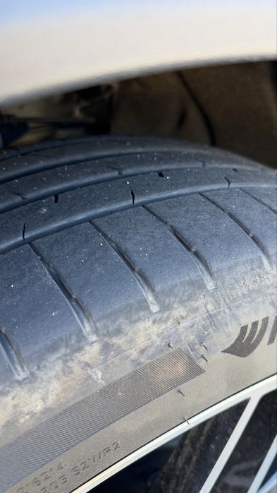 Jantes e pneus 22 porsche macan eletrico