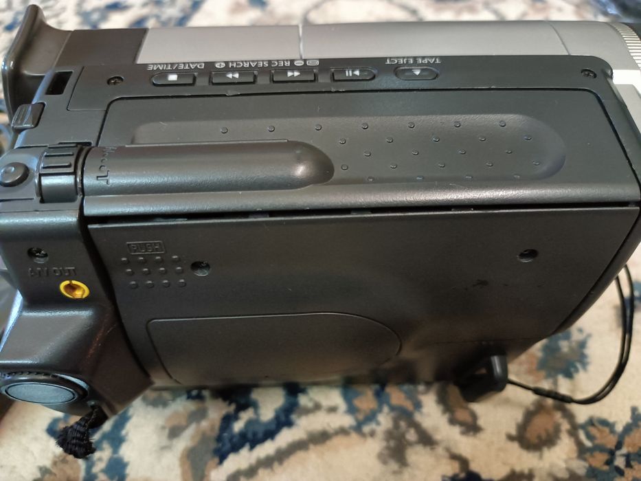 Câmara de vídeo Samsung Handycam Hi8 880X VP-L900 com todos os acessórios - ler descrição