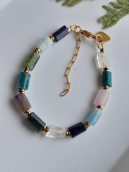 Pozłacana bransoletka z naturalnych kamieni mix.