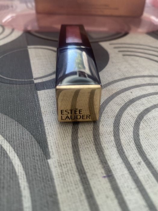 Pomadka w plynie Estée Lauder