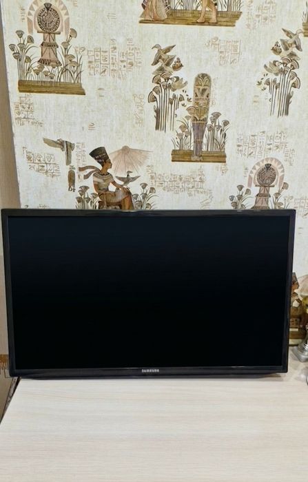 Телевізор 32" Samsung UE32EH5007 (Full HD)